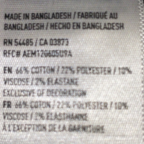 American Eagle Curvy Hi-Rise Black Distressed Jeggings.  Black. Size 10 - Picture 4 of 12